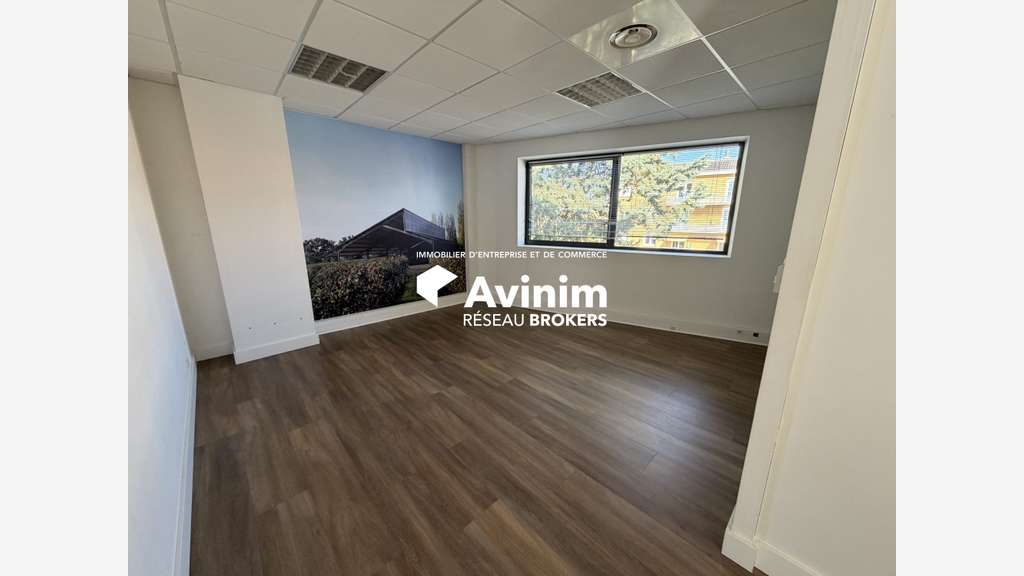 À louer bureaux rénovés de 186m² à L'Isle-Jourdain