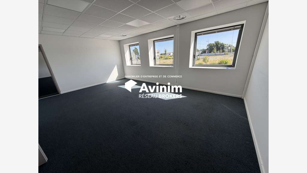 A louer bureaux fonctionnels 206m² L'Isle-Jourdain