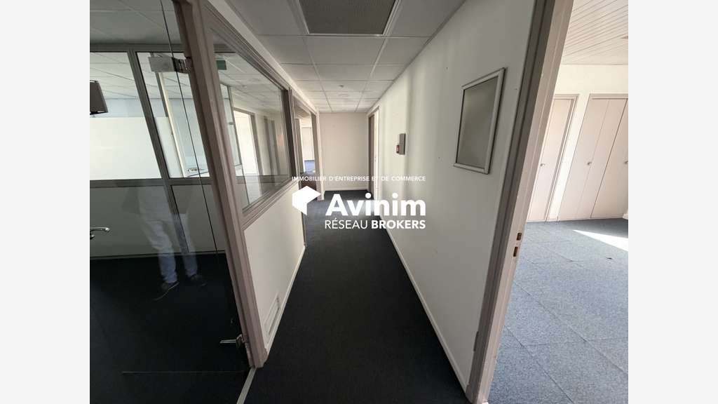 A louer bureaux fonctionnels 206m² L'Isle-Jourdain