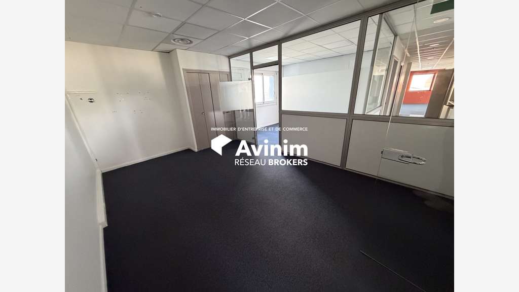 A louer bureaux fonctionnels 206m² L'Isle-Jourdain