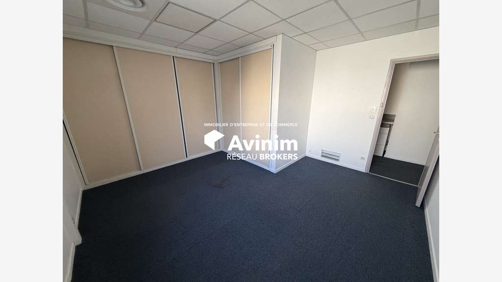 A louer bureaux fonctionnels 206m² L'Isle-Jourdain