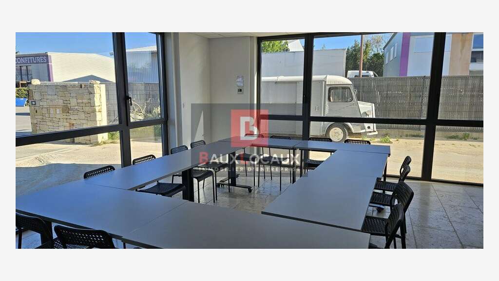Immeuble de bureaux à louer à L'Isle-sur-la-Sorgue