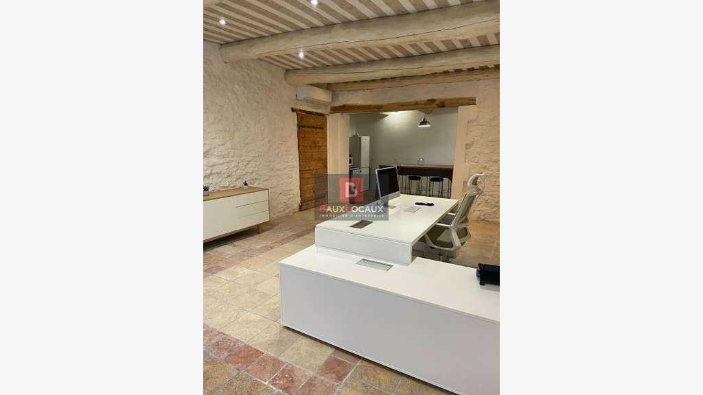 A louer local pro 183m² lumineux Isle-sur-Sorgue