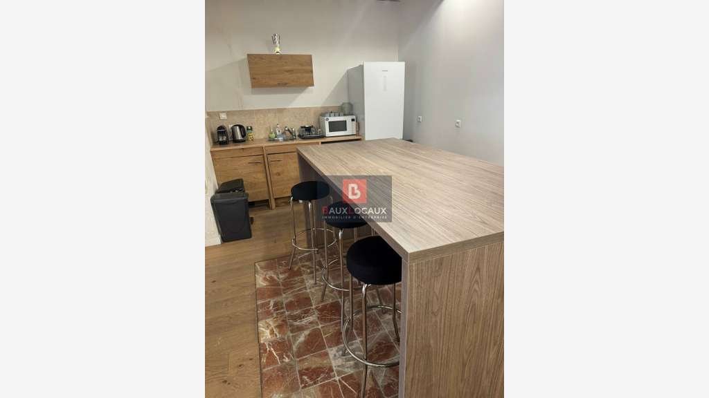 A louer local pro 183m² lumineux Isle-sur-Sorgue