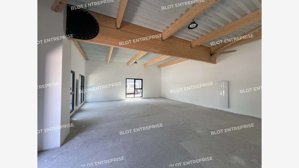 A louer cellule d'activités 153m² à La Bouëxière
