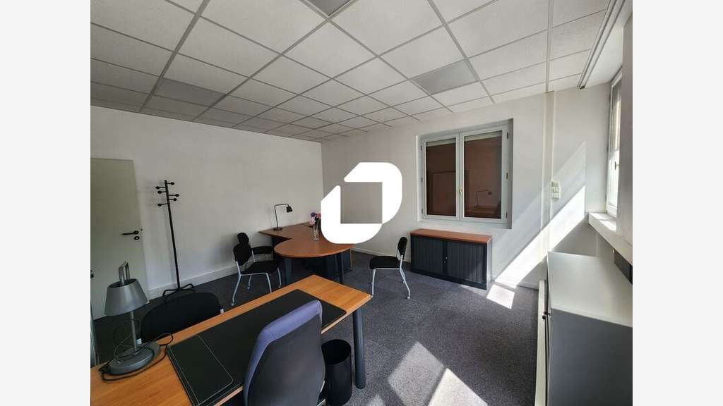 A louer Bureaux 106m² La celle saint cloud