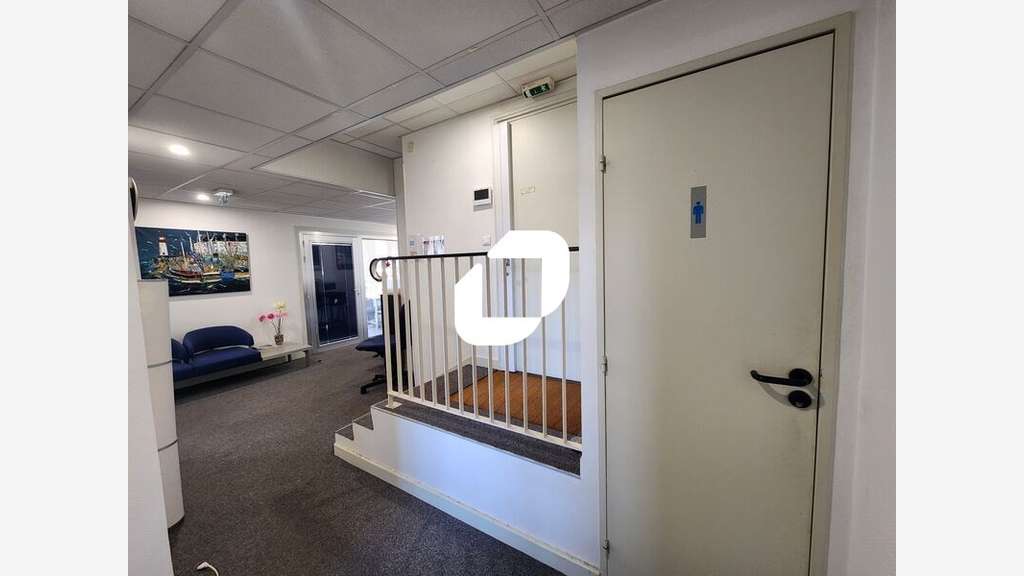A louer Bureaux 106m² La celle saint cloud