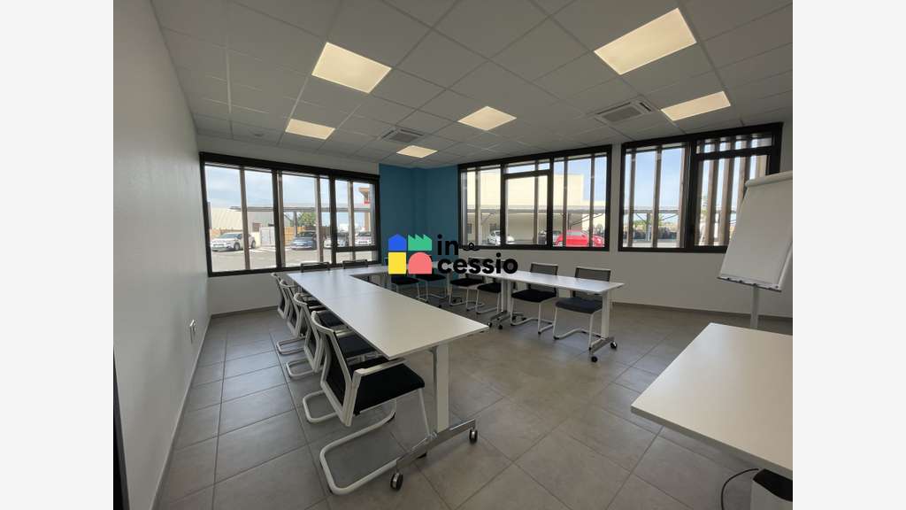 A louer bureaux 118m² Le Mans Nord accès A11