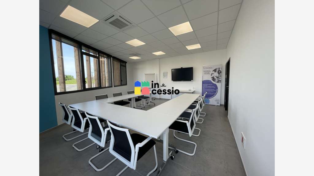 A louer bureaux 118m² Le Mans Nord accès A11
