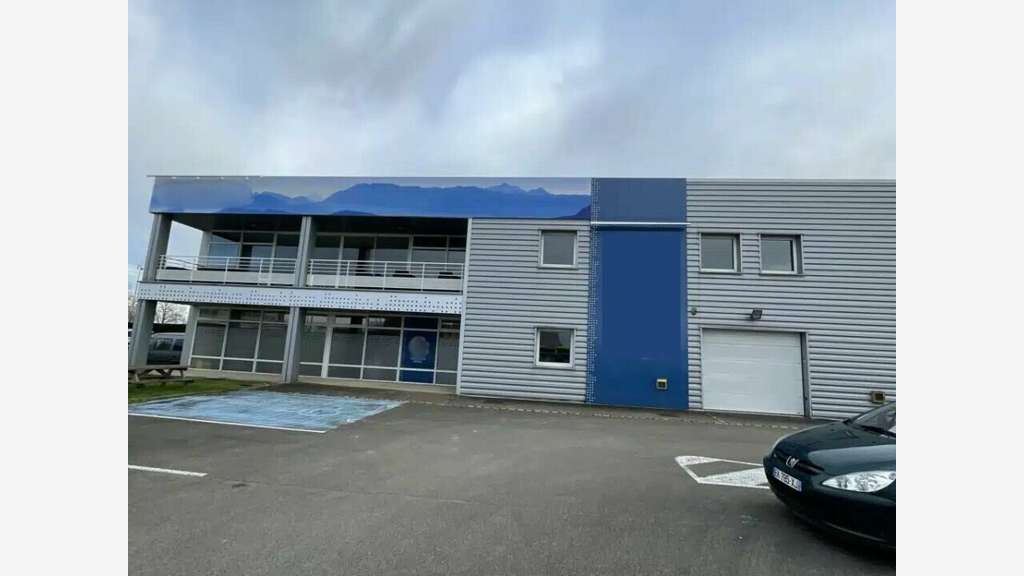 Bureaux de 1385m² à louer en ZI sur Troyes