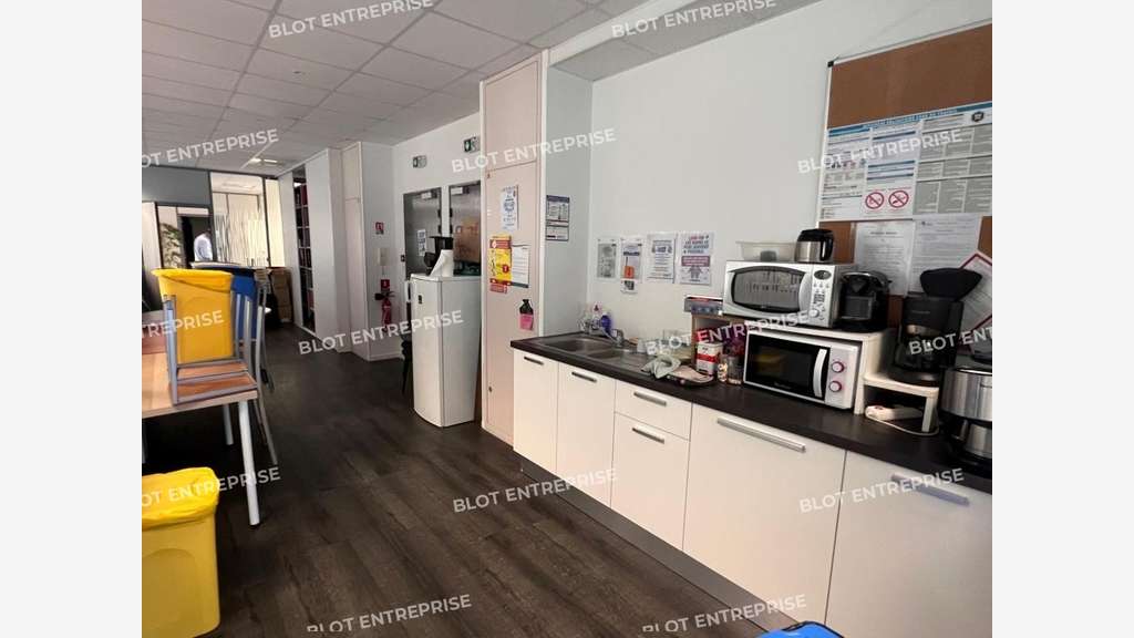 A louer bureaux 456m² R+1 à La Chapelle-sur-Erdre