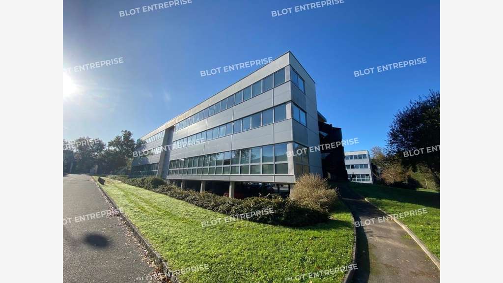 A louer bureaux 2352m² divisibles ZAC Erdre Active