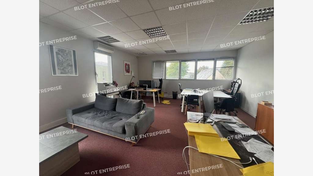 A louer bureaux de 789m² à la Chapelle sur Erdre