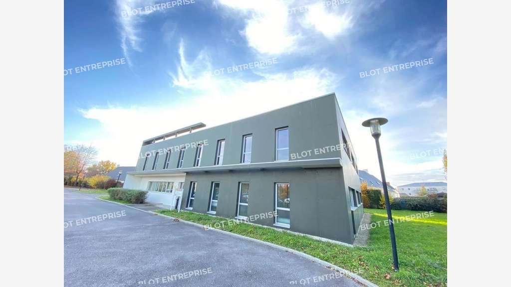 A louer bureaux de 789m² à la Chapelle sur Erdre