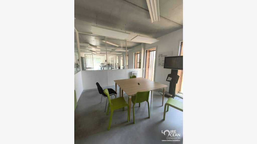 A louer bureaux récents de 500m² à La Chevrolière