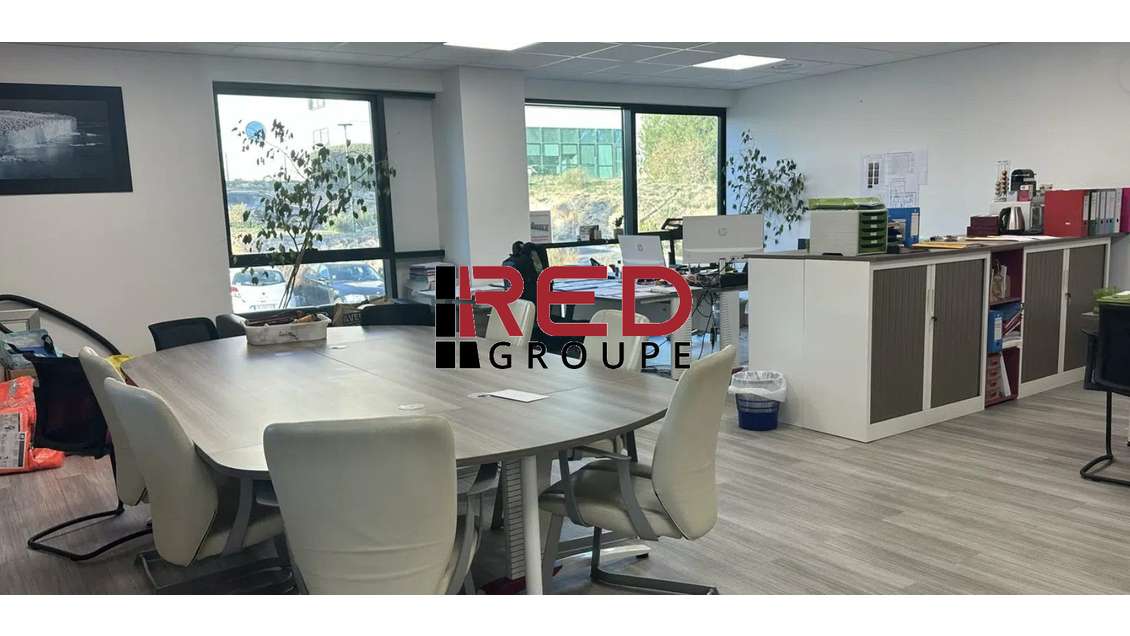 A louer local excellent état 96m² R+1 La Ciotat