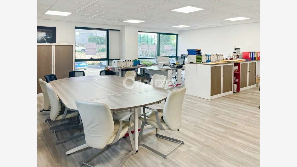 A louer bureaux 96m² à La Ciotat zone Athélia