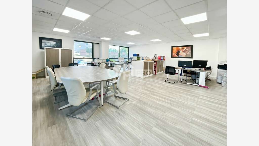 A louer bureaux 96m² à La Ciotat zone Athélia