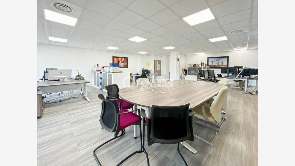 A louer bureaux 96m² à La Ciotat zone Athélia