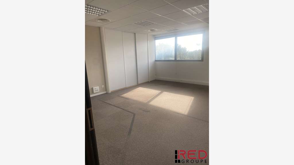 Location bureaux 207m² au 3ème étage à La Ciotat
