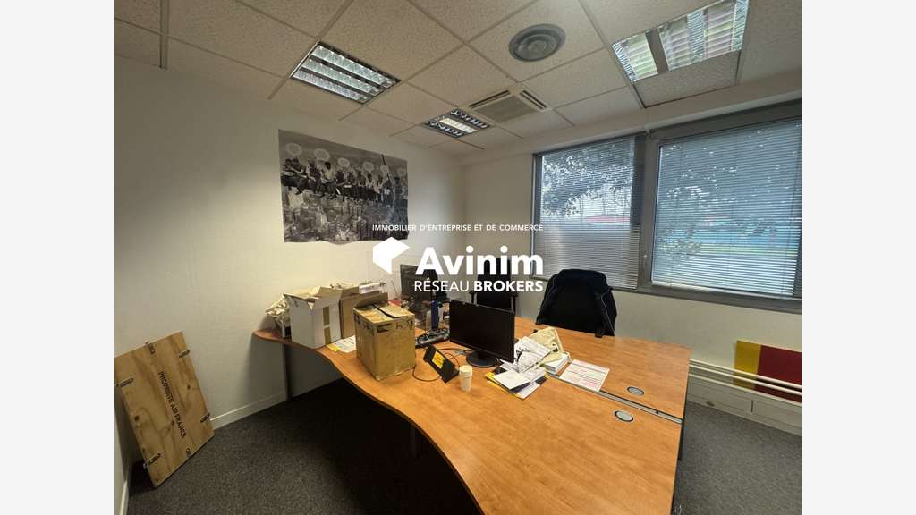 A louer bureaux ERP  220m² RDC La Courneuve