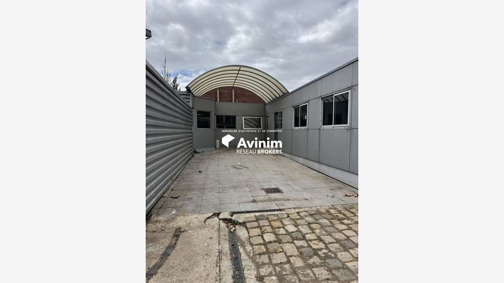 Bureaux au RDC et Stockage