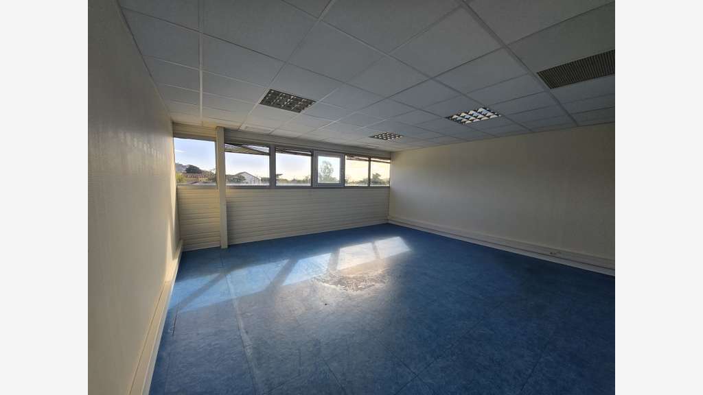 Loue espace de bureaux 210m² Hyères Saint-Gervais