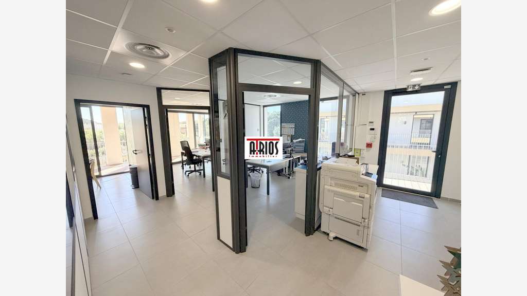 A louer bureaux de 250m² à la Moutonne
