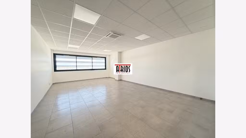 A louer plateau bureaux de 470m² à la Crau Gavarry