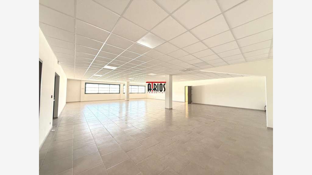 A louer plateau bureaux de 470m² à la Crau Gavarry