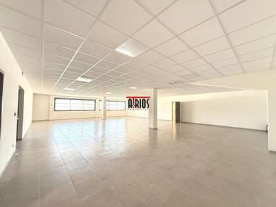 A louer plateau bureaux de 470m² à la Crau Gavarry