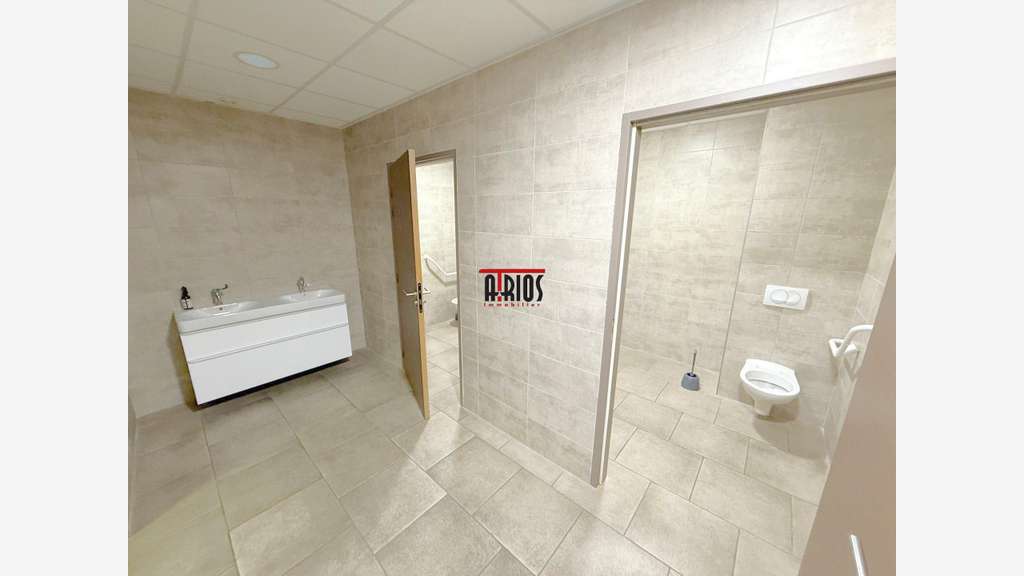 A louer plateau bureaux de 470m² à la Crau Gavarry