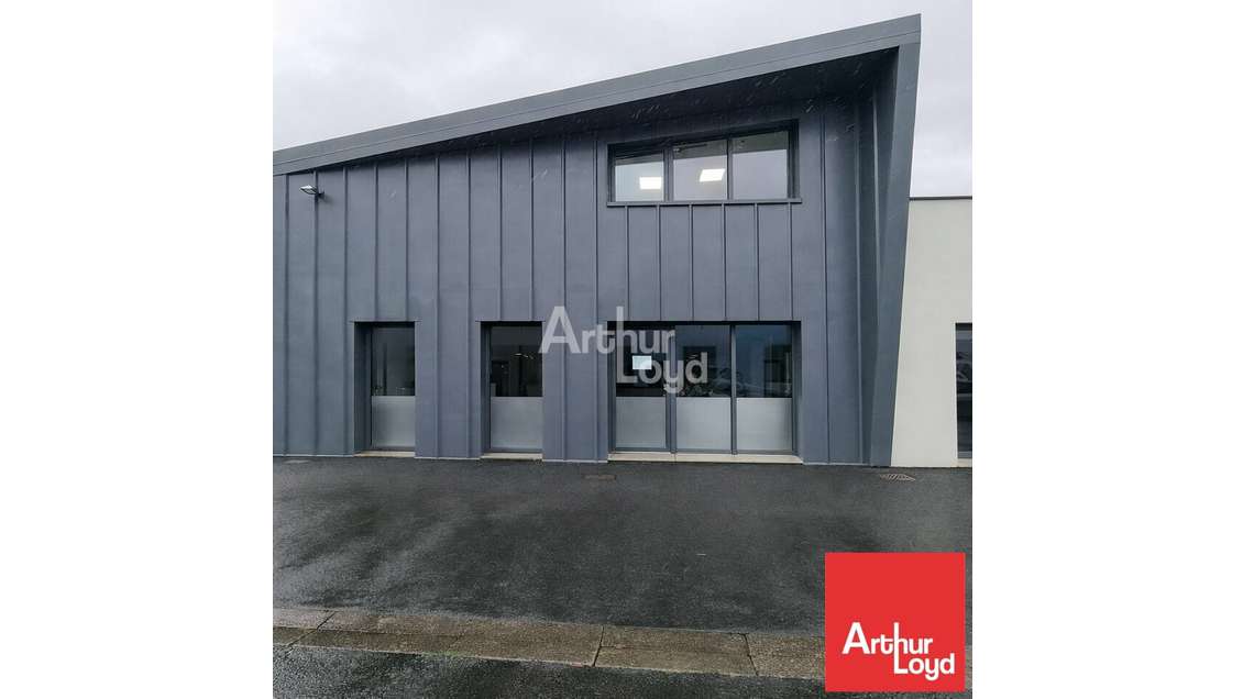 Location bureaux 115m² à la Crèche proche A83 A10