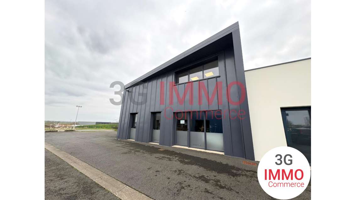 A louer bureaux 115m² avec parking à La Crèche
