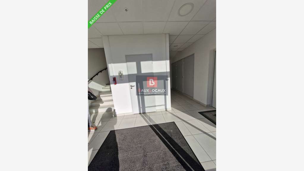 A louer bureaux 152m² haut de gamme à La Fare