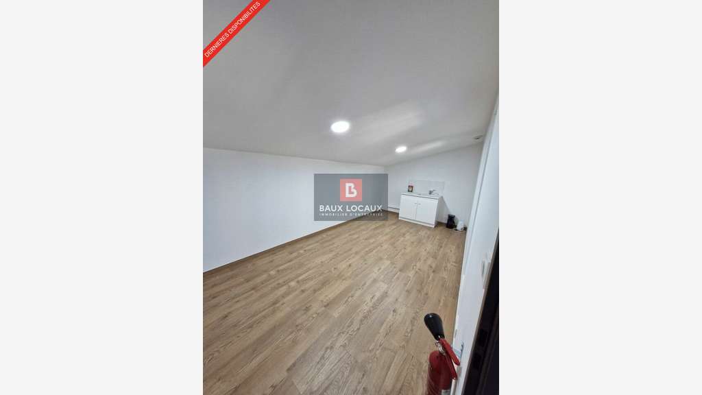 A louer bureau 40m² R+1 à La Fare-les-Oliviers