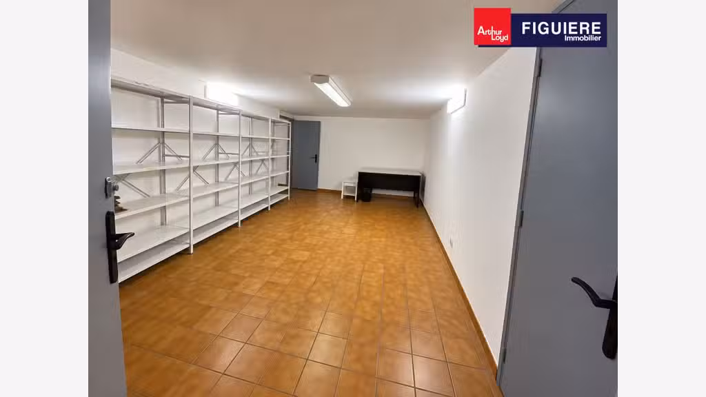 Bureaux 100m² à louer La Fare-les-Oliviers centre