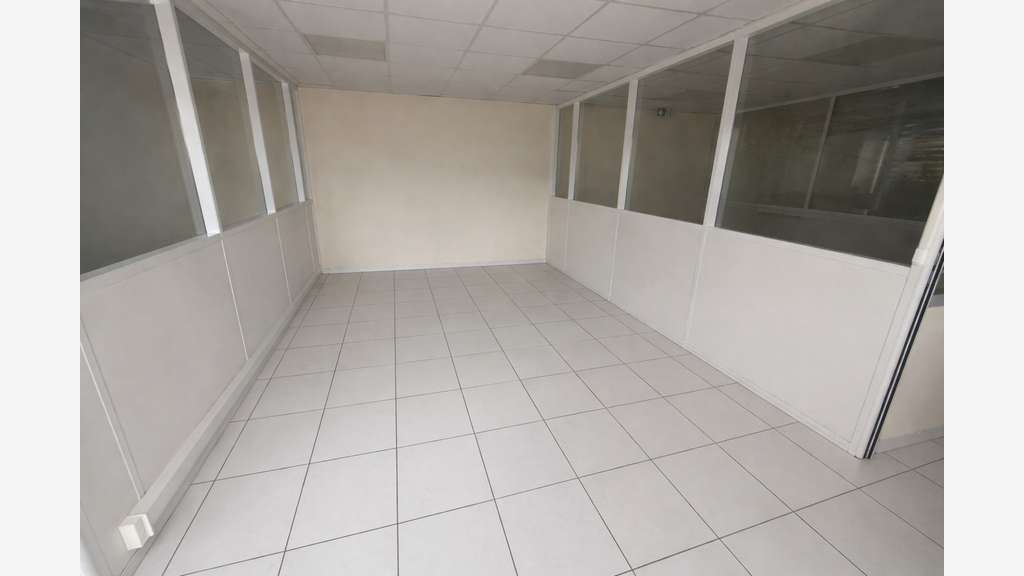 A louer bureaux 100m² ZA La Farlède - Toulon-Est