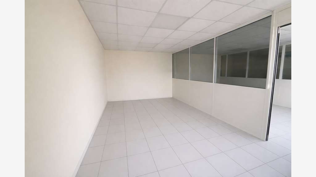 A louer bureaux 100m² ZA La Farlède - Toulon-Est