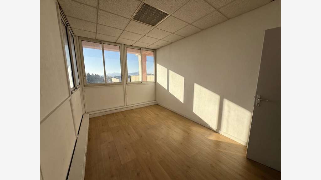 A louer bureaux 80m² La Farlède ZA Toulon-Est