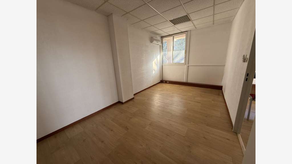 A louer bureaux 80m² La Farlède ZA Toulon-Est