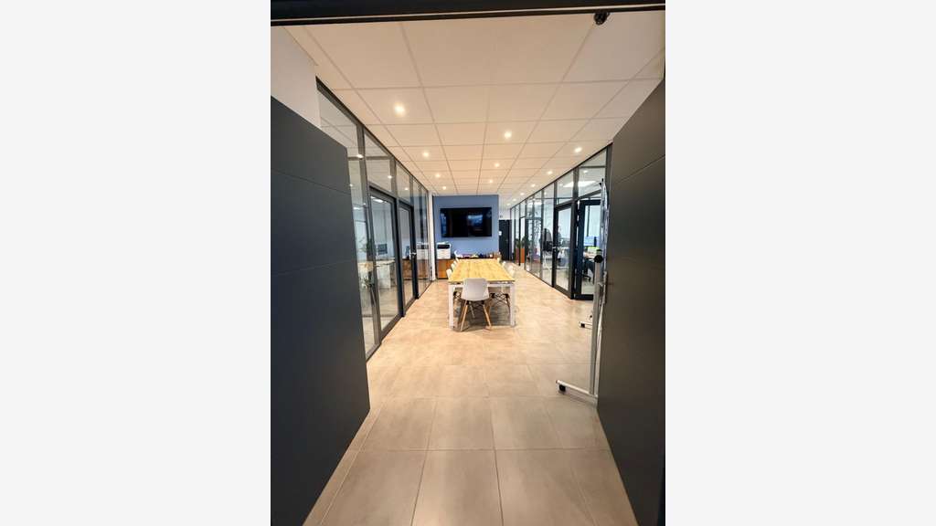 Bureaux de 184m² à louer en RDC en zi à la Farlède