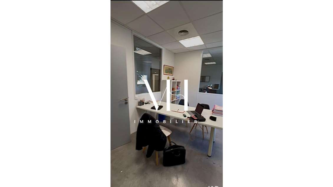 Location bureau fermé 14m² à La Garde