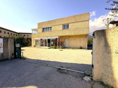 A louer bureaux de 280m² en zi de la Garde