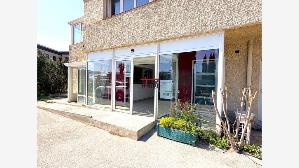 A louer bureaux de 280m² en zi de la Garde