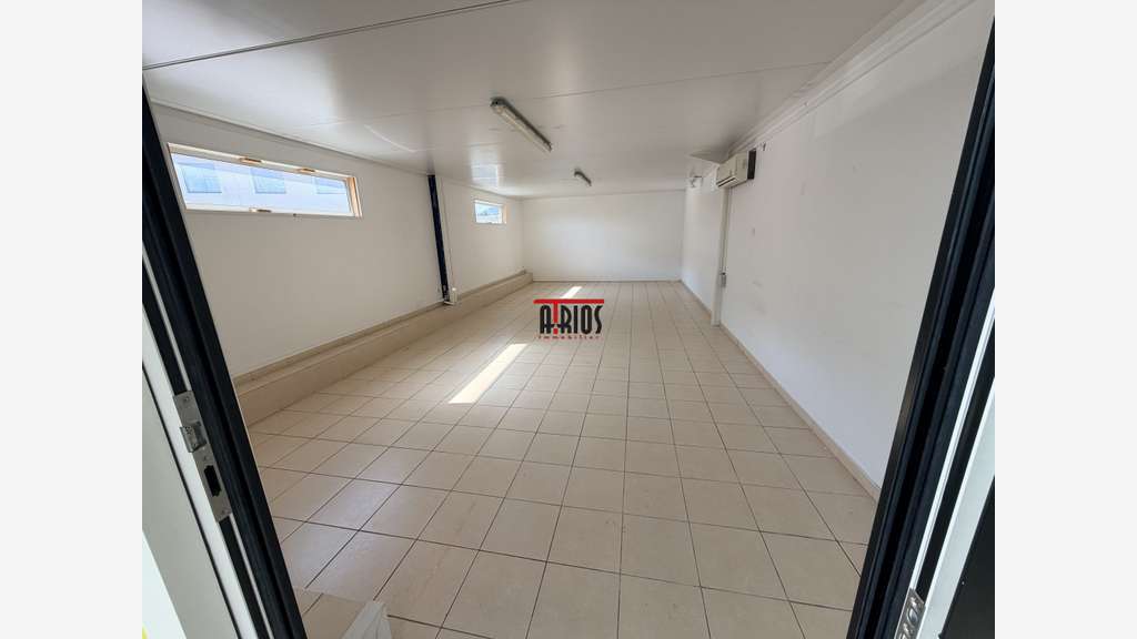 A louer bureaux de 280m² en zi de la Garde