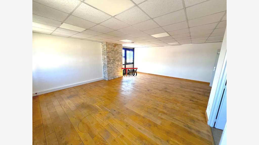 A louer bureaux de 140m² en zi de la Garde