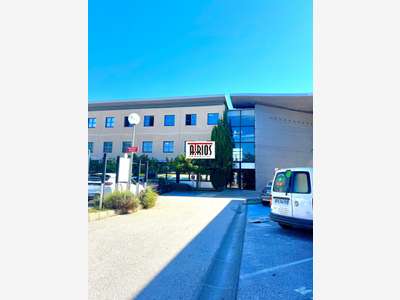 A louer bureaux de 140m² en zi de la Garde