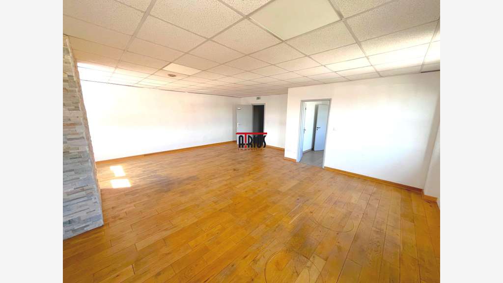 A louer bureaux de 140m² en zi de la Garde