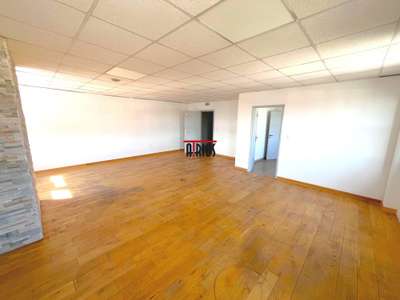 A louer bureaux de 140m² en zi de la Garde